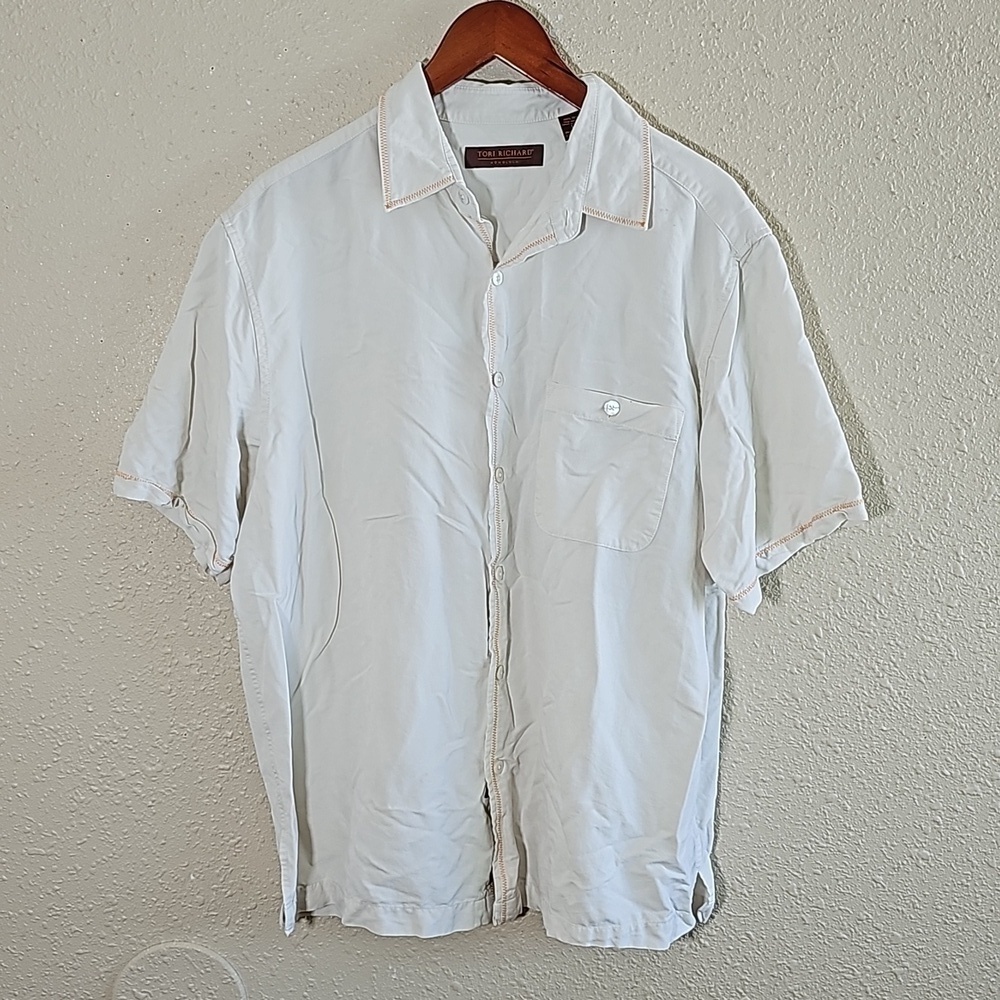 Tori Richard Honolulu 100% Silk Hawaiian Shirt.
